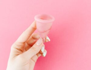 how to use period cup